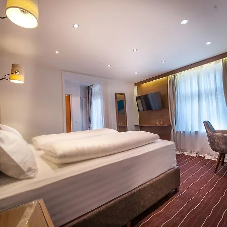 Arthaushotel 酒店 3*